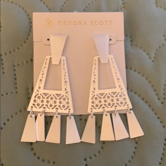 Kendra Scott Jewelry - Kendra Scott silver kase fringe earrings NWT Kendra Scott Jewelry - Kendra Scott silver kase fringe earrings NWT